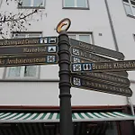 Visit Wonderful Center - 3 Bedroom Apartament *