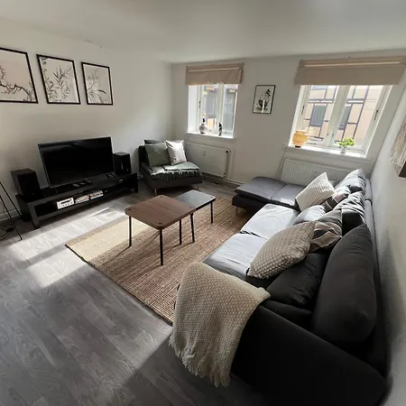 Visit Wonderful Center - 3 Bedroom אודנזה